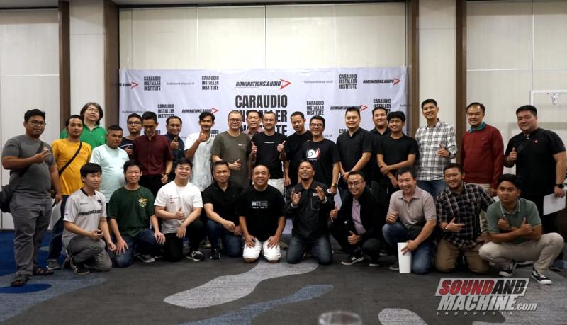 Ilustrasi Dominations Car Audio Installer School.