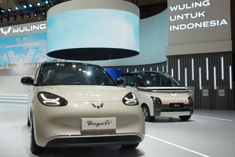 Mobil listrik Wuling di pameran Indonesia International Motor Show (IIMS) 2024.