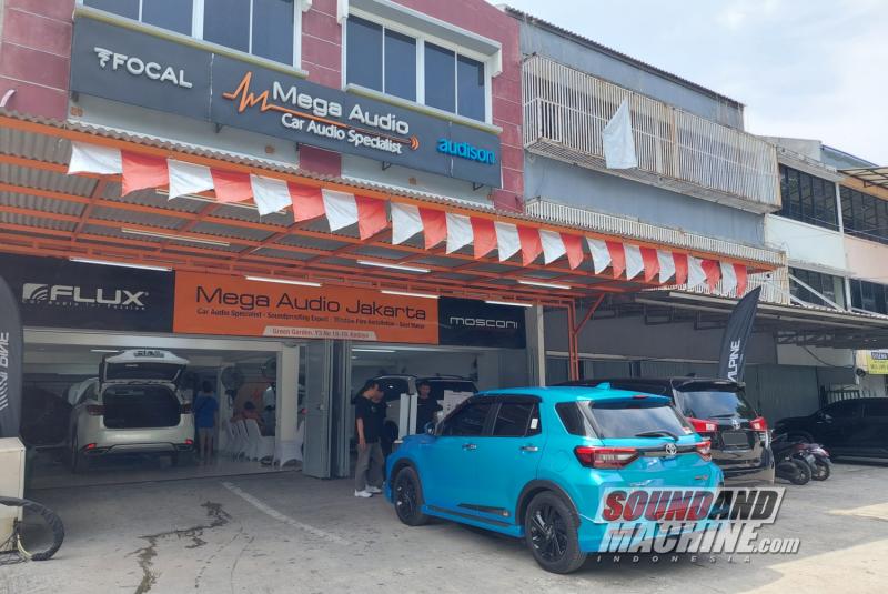 Suasana pameran car audio Alpine Day di gerai Mega Audio.