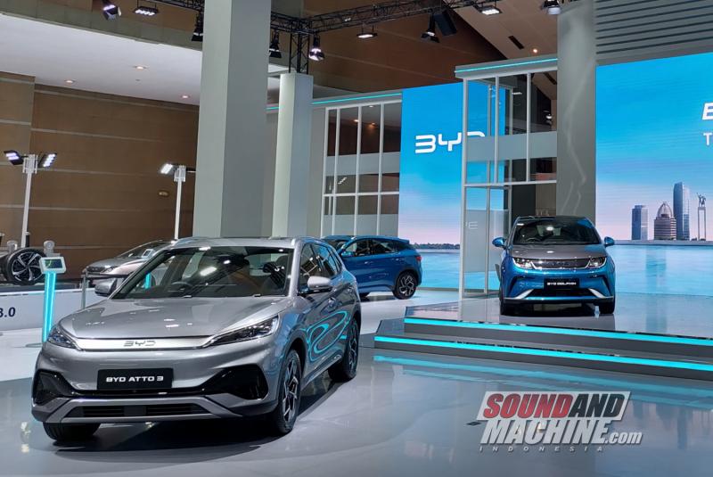 Booth BYD di pameran Indonesia International Motor Show 2024.