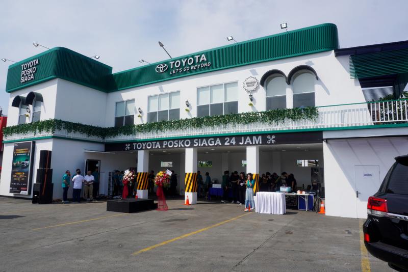 Toyota Posko Siaga yang beroperasi untuk melayani para pemudik yang menggunakan kendaraan Toyota.