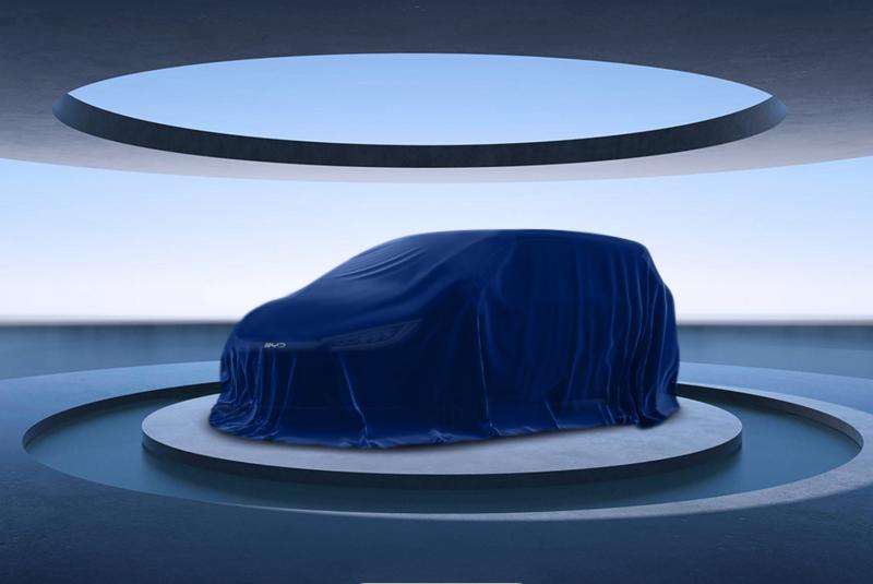 Teaser mobil listrik BYD yang akan hadir di Gaikindo Indonesia International Auto Show (GIIAS) 2024. (sumber: BYD)