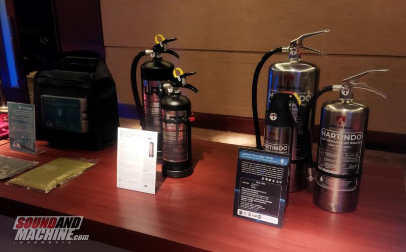 Alat pemadam api khusus kendaraan listrik Lithium Fire Killer buatan PT. Hartindo Chemicatama Industri.
