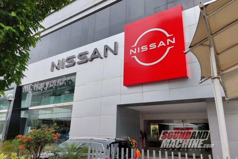 Showroom Nissan MT Haryono setelah dilakukan pembaruan.
