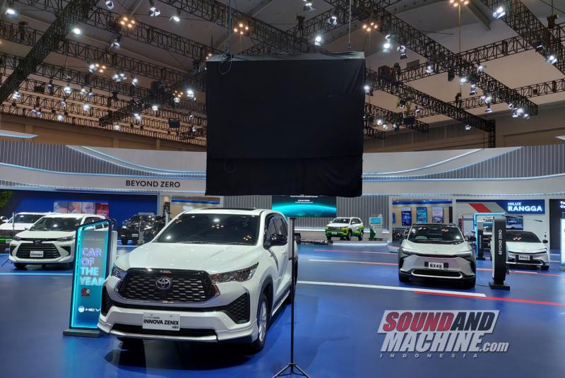 Lini Toyota di pameran Gaikindo Jakarta Auto Week (GJAW) 2024.