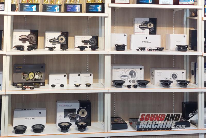 Produk speaker dan subwoofer Focal di gerai FI Audio.