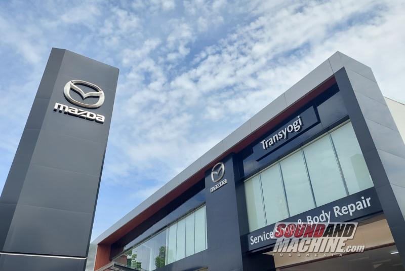 PT. Eurokars Motor Indonesia resmi membuka dealer Mazda Transyogi yang pertama dilengkapi fasilitas perbaikan bodi.