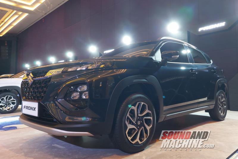 Suzuki Fronx tipe GL dengan harga mulai dari Rp. 259 juta menjadi varian paling terjangkau dengan fitur memukau.