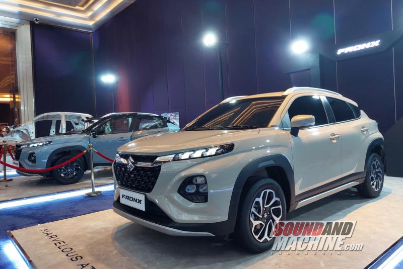 Suzuki Fronx GX dengan rasa premium di interior dan mesin hybrid.