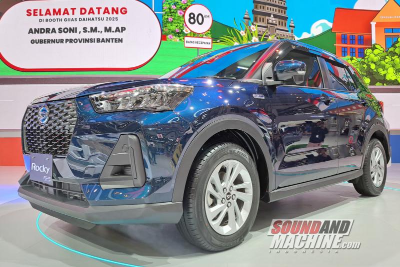 Daihatsu Rocky e-Smart Hybrid, small SUV elektrifikasi paling fenomenal di Gaikindo Indonesia International Auto Show (GIIAS) 2025.