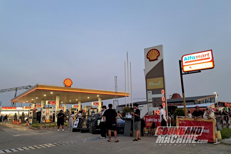 SPBU Shell PIK 2 yang menjadi lokasi meet-up karena stok BBM masih belum tersedia.