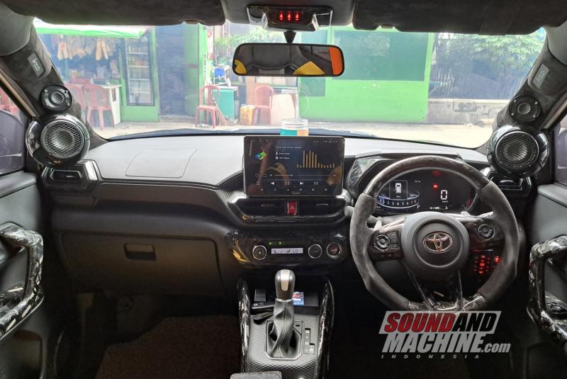 Toyota Raize dengan upgrade audio Focal Utopia M oleh gerai Mega Audio.