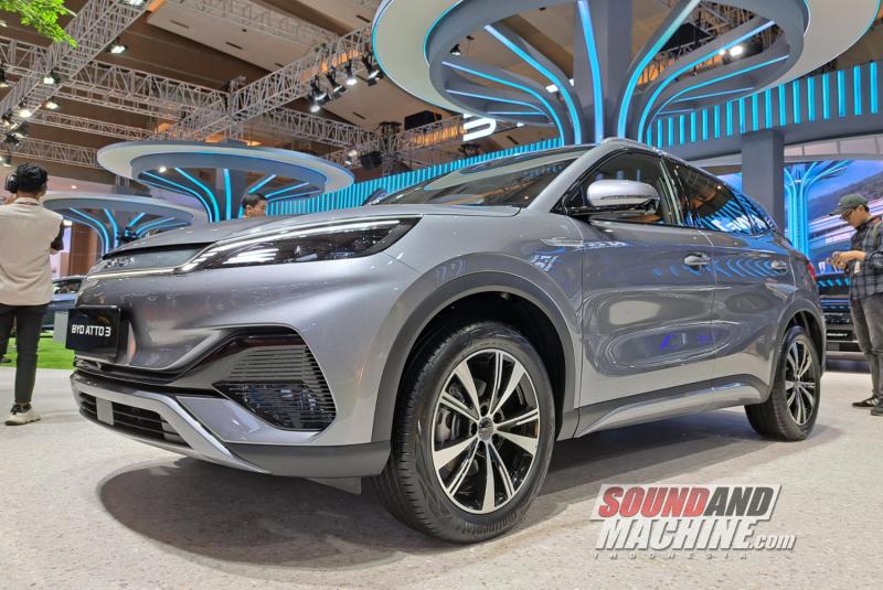 BYD Motor Indonesia manfaatkan momen pameran Indonesia International Motor Show (IIMS) dengan meluncurkan varian baru Atto 3.
