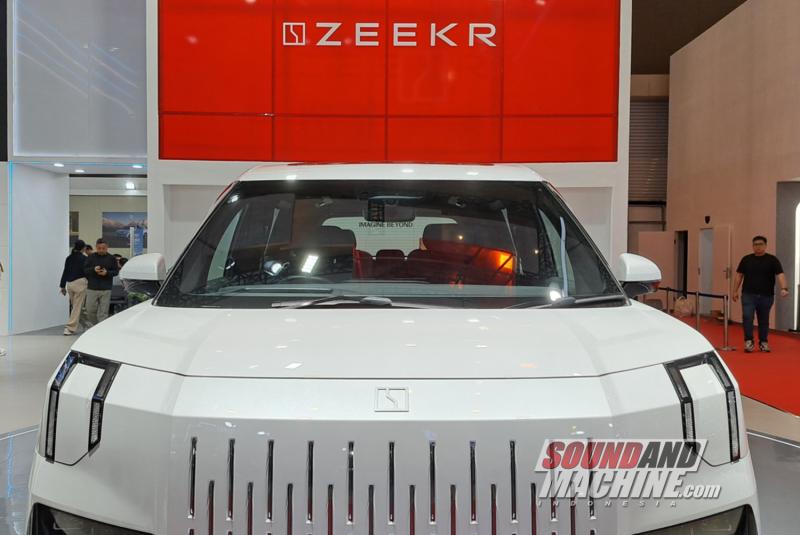 Zeekr resmi kembali hadir di Indonesia dan debut di pameran Indonesia International Motor Show (IIMS) 2026.