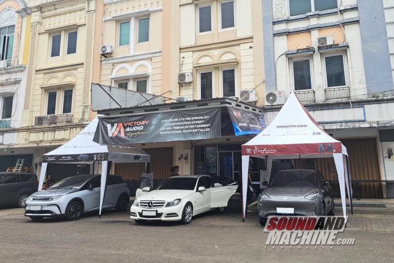 Pameran car audio Alpine Day yang diadakan di gerai Victory Audio sebagai dealer resmi.