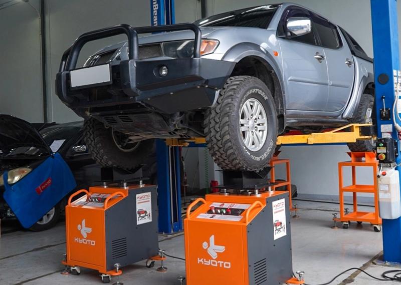 Alat Kyoto Shaking Machine yang menawarkan solusi praktis periksa kaki-kaki mobil. (sumber: Kyoto Indonesia)