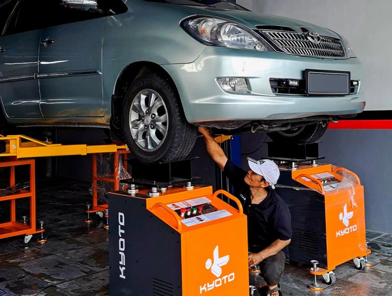 Alat Kyoto Shaking Machine yang menawarkan solusi praktis periksa kaki-kaki mobil. (sumber: Kyoto Indonesia)