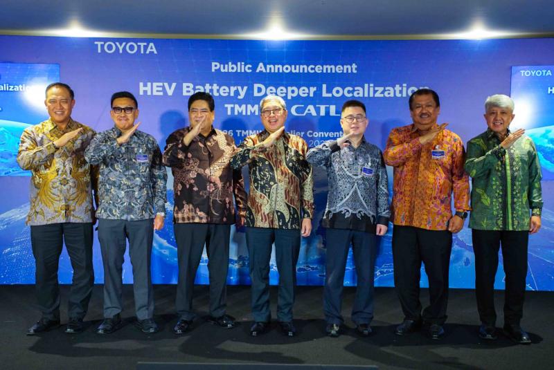 Toyota resmi berkolaborasi dengan perusahaan CATL dalam produksi baterai mobil hybrid-nya. (sumber: Toyota)