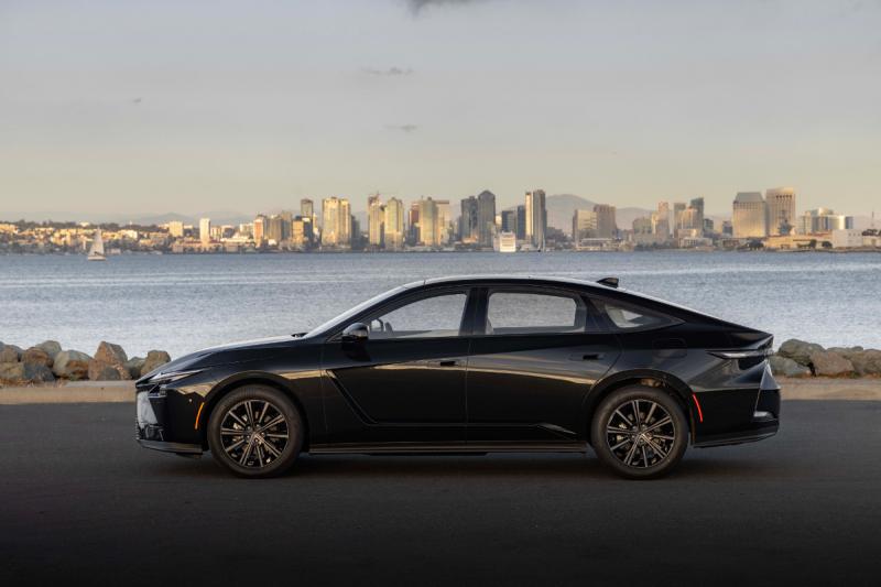Teaser resmi Lexus ES generasi baru yang akan rilis di Indonesia Juli 2026 mendatang. (sumber: Lexus)