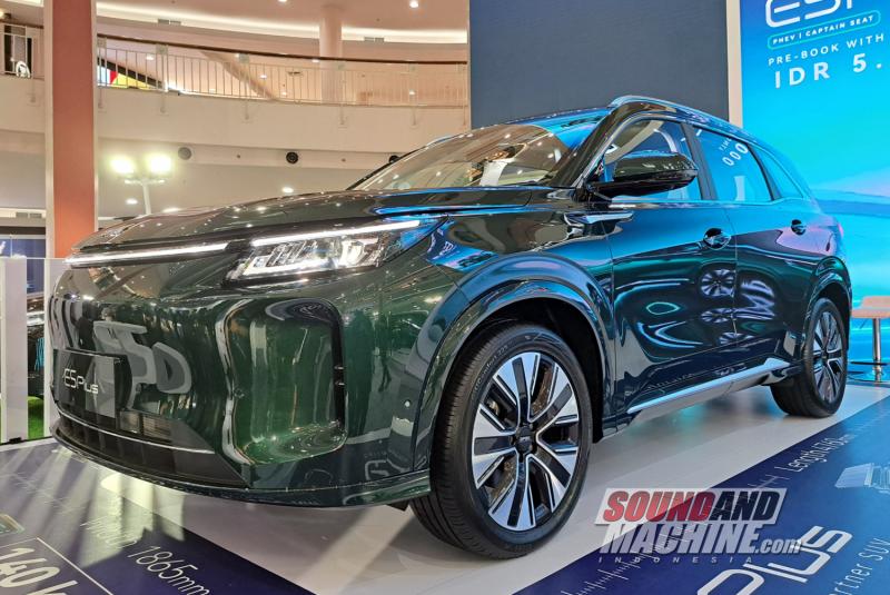 DFSK Indonesia luncurkan SUV plug-in hybrid E5 Plus dengan biaya booking Rp. 5.000, dan mencetak ratusan pemesan dalam waktu dua hari.