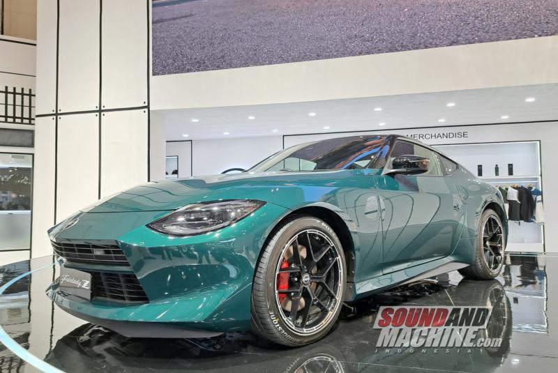 Nissan luncurkan sportscar legendaris Fairlady Z untuk membangkitkan antusiasme para penggemar otomotif di Indonesia.
