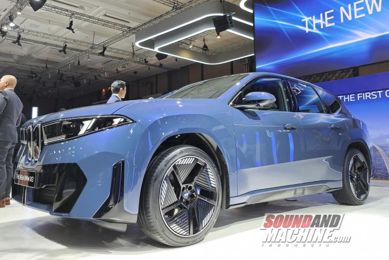 BMW resmi meluncurkan mobil listrik revolusioner iX3 di Gaikindo Indonesia International Auto Show (GIIAS) 2026 yang menandakan babak baru bagi perusahaan.