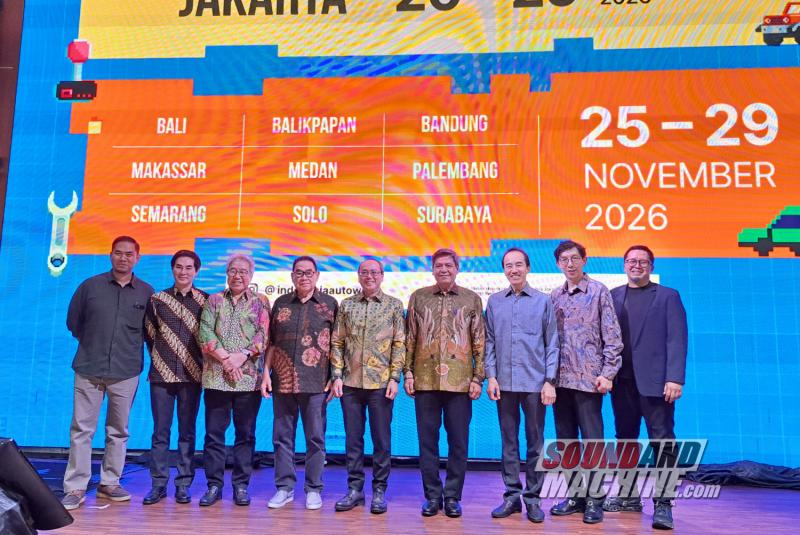 Gaikindo mengubah konsep pameran mingguan di akhir tahun yang awalnya terpusat satu kota menjadi 10 kota secara serentak untuk menggenjot penjualan.