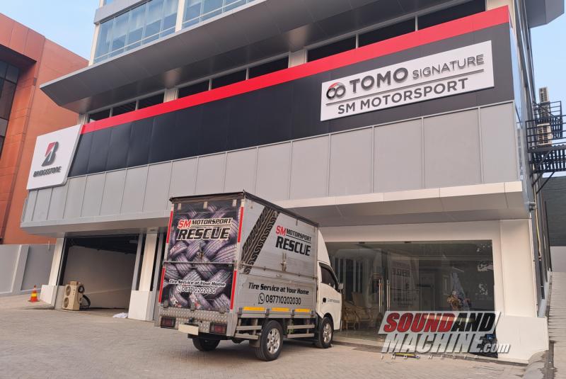 SM Motorsport adakan soft opening gerai barunya di Gading Serpong, Tangerang dengan konsep bengkel one stop solution.